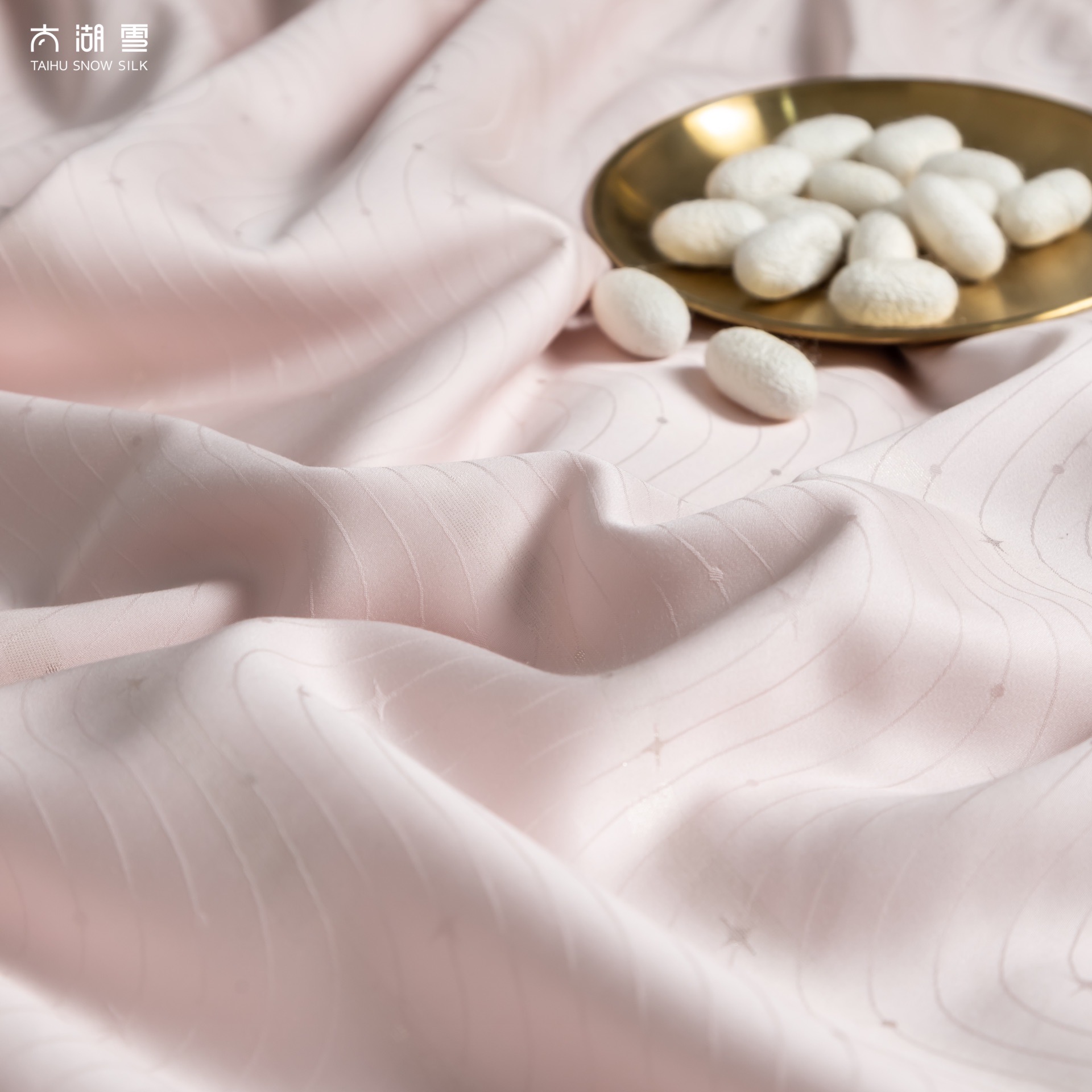 Wholesale OEKO-Tex 100% Mulberry pink summer duvet new design summer quilt cool feeling silk thin quilt